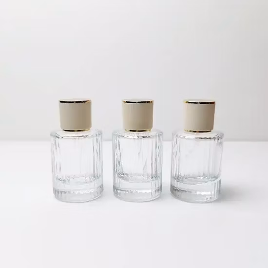 30ml 50ml 70ml 뷰티 케어 고급 향수 유리병 주름진 분무기 및 플라스틱 캡 화장품 포장 빈 병